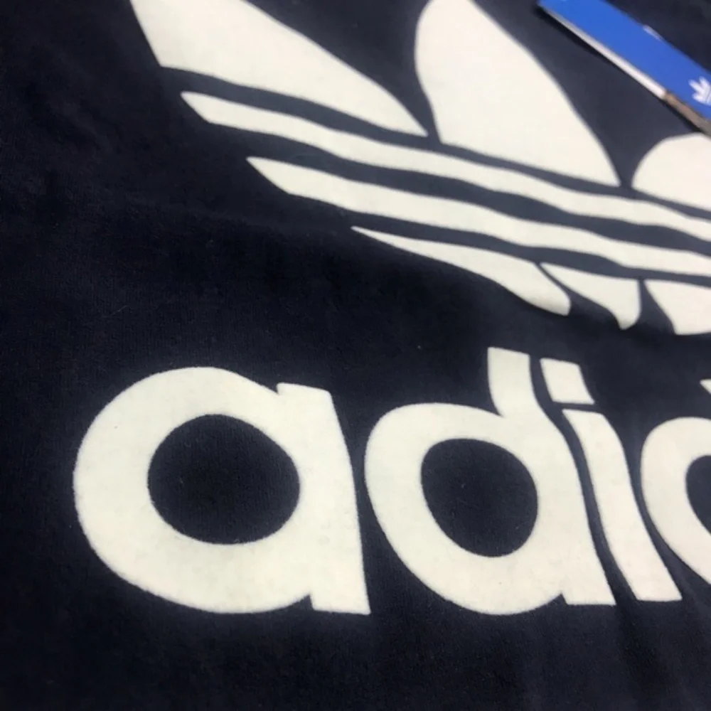 adidas Originals Outfit - Tee & Tights - Picture 3 of 6